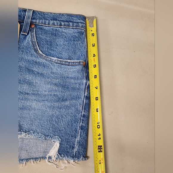 Lot of 2 Levi’s Womens 501 Cut-Off Jean Shorts Blue Black Button Size 32 33 - Picture 14 of 14